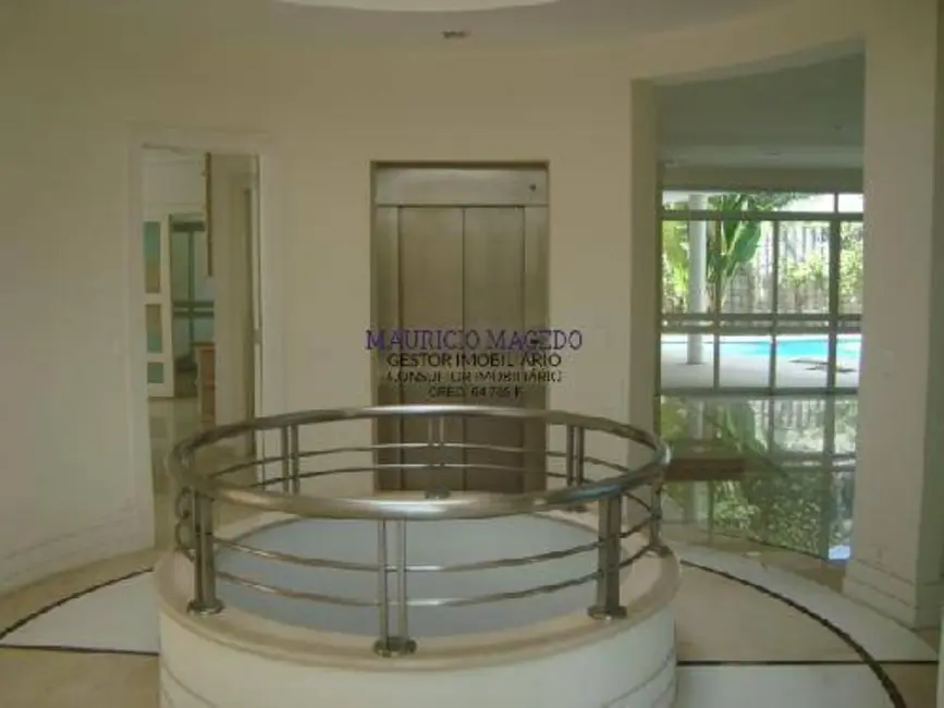 Casa com 5 quartos à venda, 900m2 em Barueri - SP - imagem 4 Foto 4 de Casa com 5 quartos à venda, 900m2 em Barueri - SP