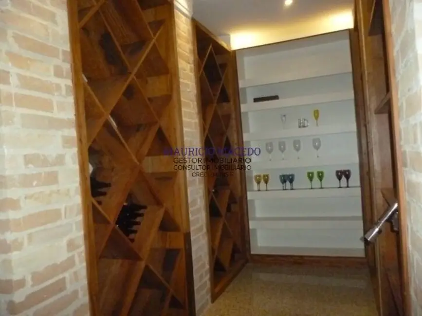 Casa com 6 quartos à venda, 1140m2 em Barueri - SP - imagem 9 Foto 9 de Casa com 6 quartos à venda, 1140m2 em Barueri - SP