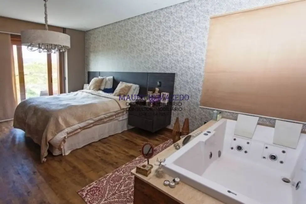 Casa com 5 quartos à venda e para alugar, 527m2 em Barueri - SP - imagem 4 Foto 4 de Casa com 5 quartos à venda e para alugar, 527m2 em Barueri - SP