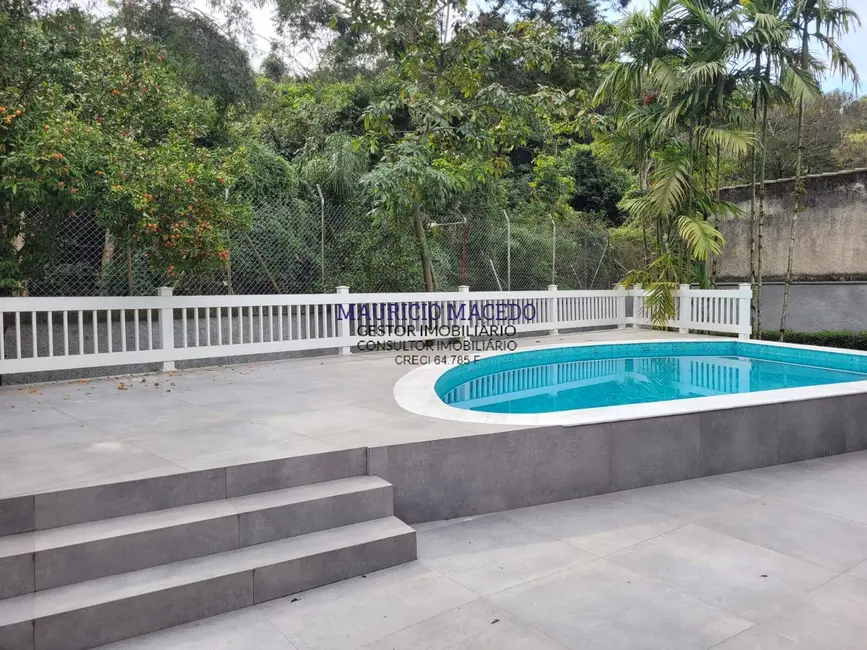 Foto 3 de Casa com 5 quartos para alugar, 880m2 em Barueri - SP