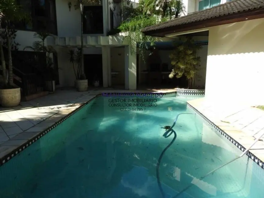 Casa com 4 quartos à venda, 1055m2 em Barueri - SP - imagem 8 Foto 8 de Casa com 4 quartos à venda, 1055m2 em Barueri - SP