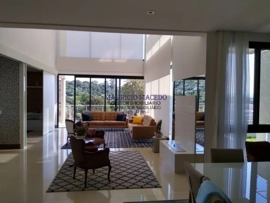 Casa com 4 quartos à venda, 450m2 em Barueri - SP - imagem 3 Foto 3 de Casa com 4 quartos à venda, 450m2 em Barueri - SP