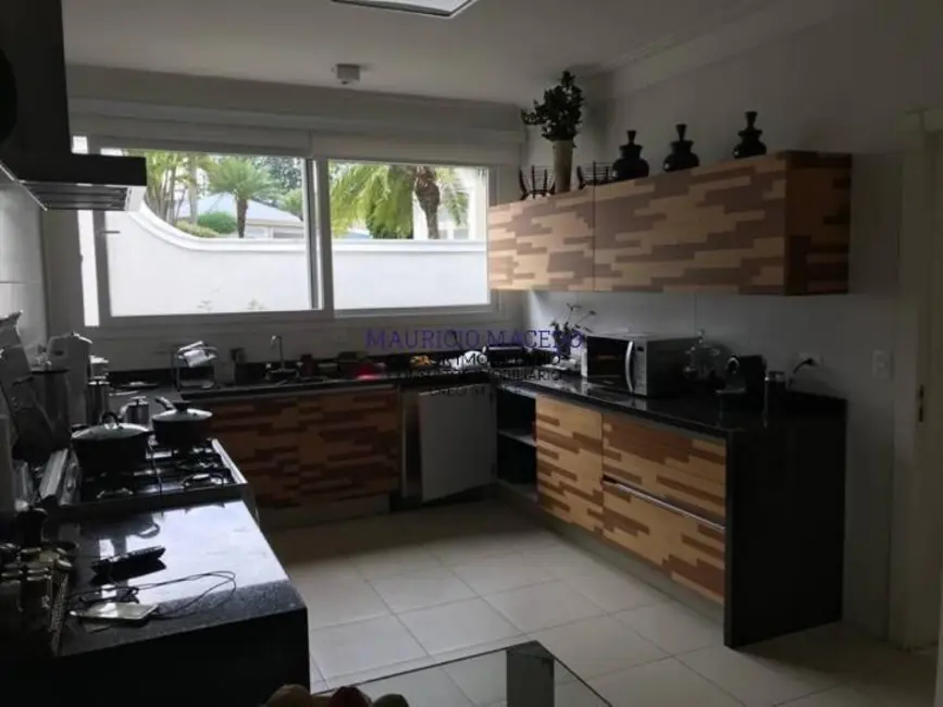 Casa com 4 quartos à venda, 1352m2 em Barueri - SP - imagem 9 Foto 9 de Casa com 4 quartos à venda, 1352m2 em Barueri - SP