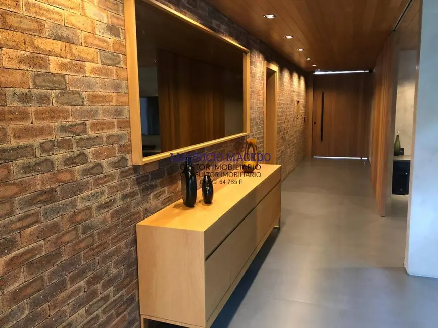 Foto 1 de Casa com 4 quartos à venda, 560m2 em Barueri - SP