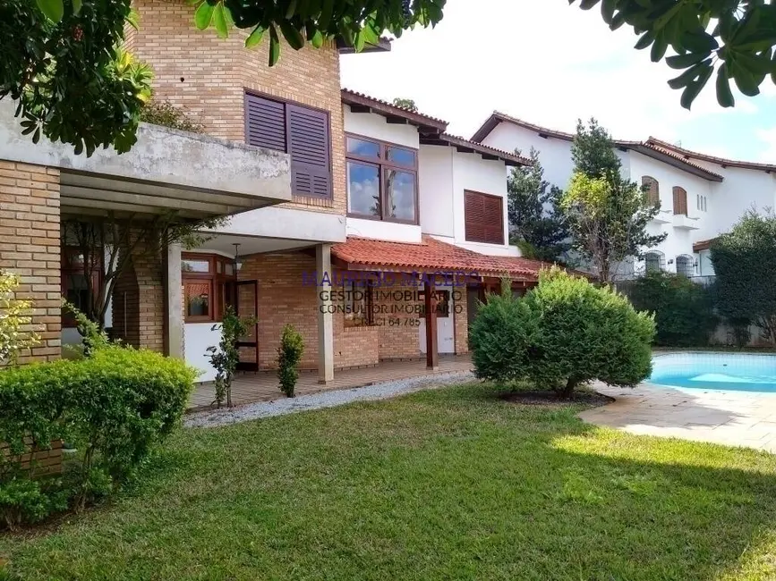 Casa com 3 quartos à venda e para alugar, 720m2 em Alphaville, Santana De Parnaiba - SP - imagem 8 Foto 8 de Casa com 3 quartos à venda e para alugar, 720m2 em Alphaville, Santana De Parnaiba - SP