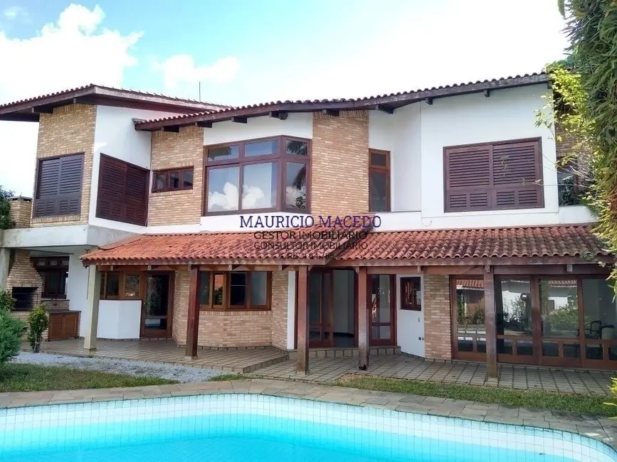 Casa com 3 quartos à venda e para alugar, 720m2 em Alphaville, Santana De Parnaiba - SP - imagem 4 Foto 4 de Casa com 3 quartos à venda e para alugar, 720m2 em Alphaville, Santana De Parnaiba - SP