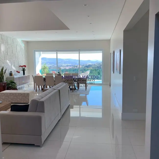 Casa com 5 quartos à venda, 744m2 em Alphaville, Santana De Parnaiba - SP - imagem 3 Foto 3 de Casa com 5 quartos à venda, 744m2 em Alphaville, Santana De Parnaiba - SP