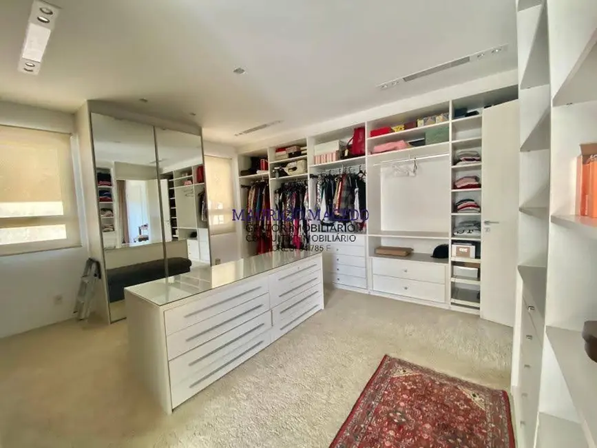 Casa com 4 quartos à venda, 1050m2 em Santana De Parnaiba - SP - imagem 8 Foto 8 de Casa com 4 quartos à venda, 1050m2 em Santana De Parnaiba - SP