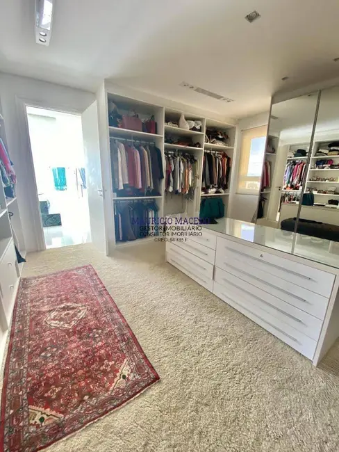 Casa com 4 quartos à venda, 1050m2 em Santana De Parnaiba - SP - imagem 9 Foto 9 de Casa com 4 quartos à venda, 1050m2 em Santana De Parnaiba - SP