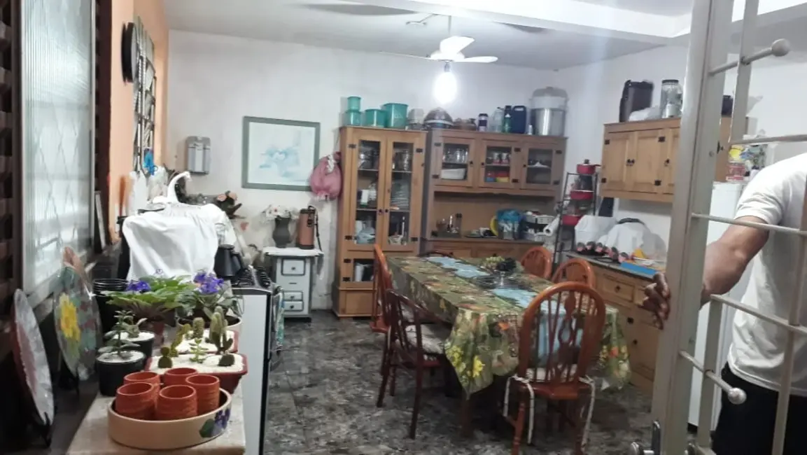 Casa com 3 quartos à venda, 156m2 em Jardim Carvalho, Porto Alegre - RS - imagem 9 Foto 9 de Casa com 3 quartos à venda, 156m2 em Jardim Carvalho, Porto Alegre - RS