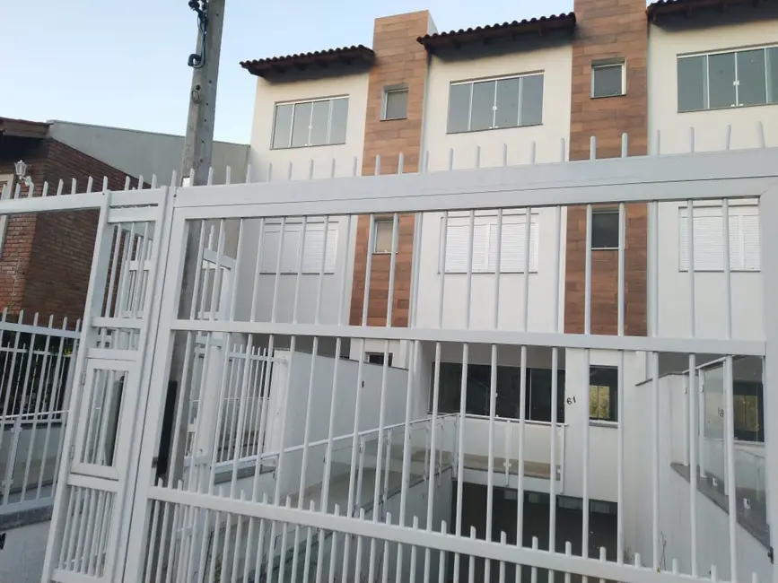 Foto 2 de Casa com 3 quartos à venda, 169m2 em Hípica, Porto Alegre - RS