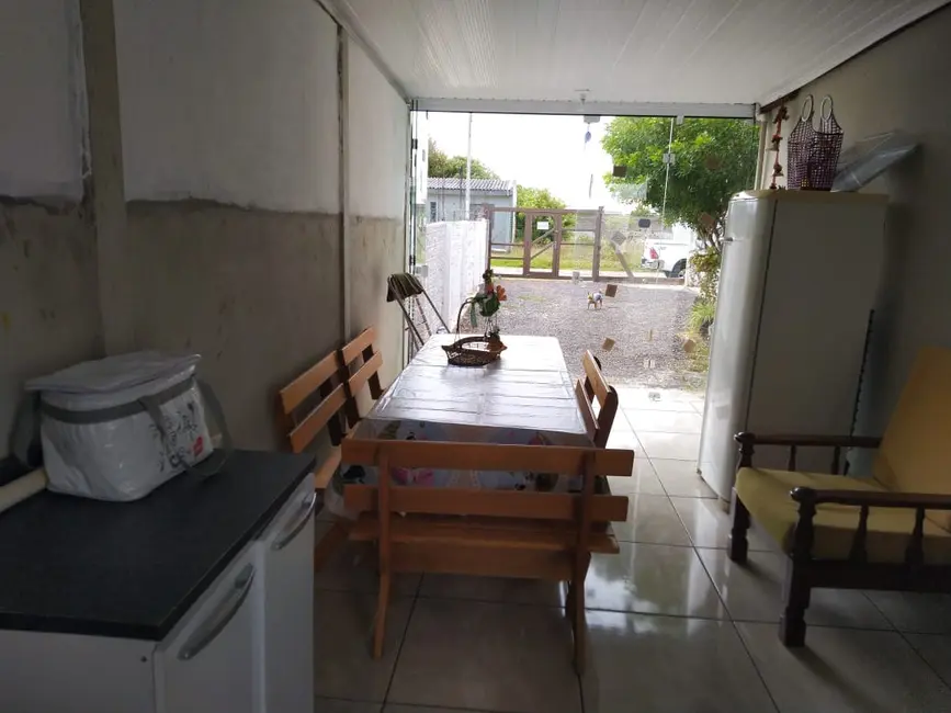 Casa com 2 quartos à venda, 123m2 em Tramandai - RS - imagem 3 Foto 3 de Casa com 2 quartos à venda, 123m2 em Tramandai - RS