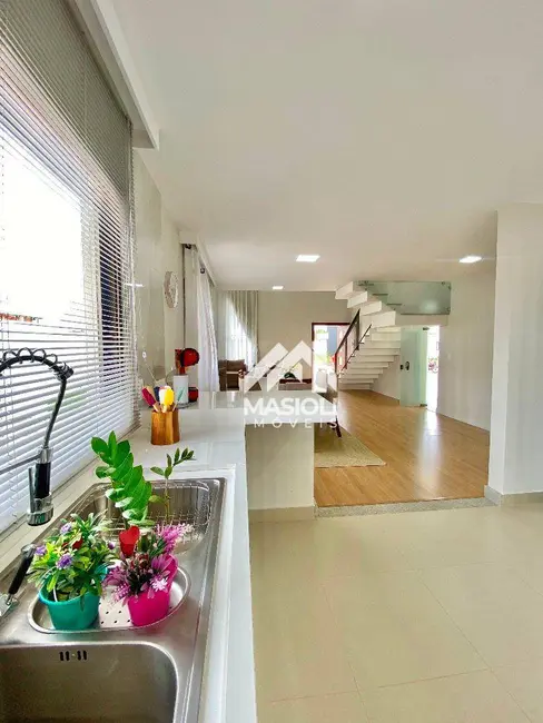 Foto 5 de Casa de Condomínio com 4 quartos para alugar, 650m2 em Interlagos, Vila Velha - ES