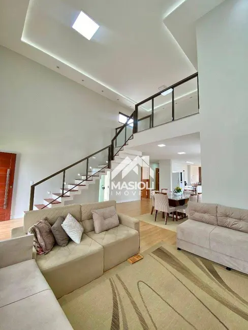 Foto 2 de Casa de Condomínio com 4 quartos para alugar, 650m2 em Interlagos, Vila Velha - ES