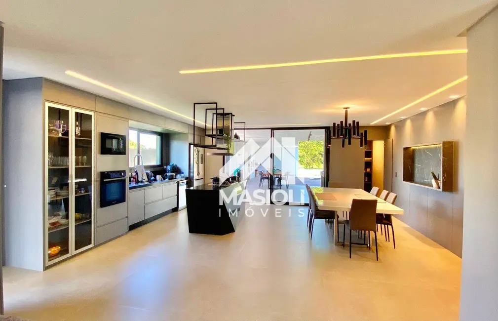 Casa de Condomínio com 5 quartos à venda e para alugar, 560m2 em Interlagos, Vila Velha - ES - imagem 6 Foto 6 de Casa de Condomínio com 5 quartos à venda e para alugar, 560m2 em Interlagos, Vila Velha - ES