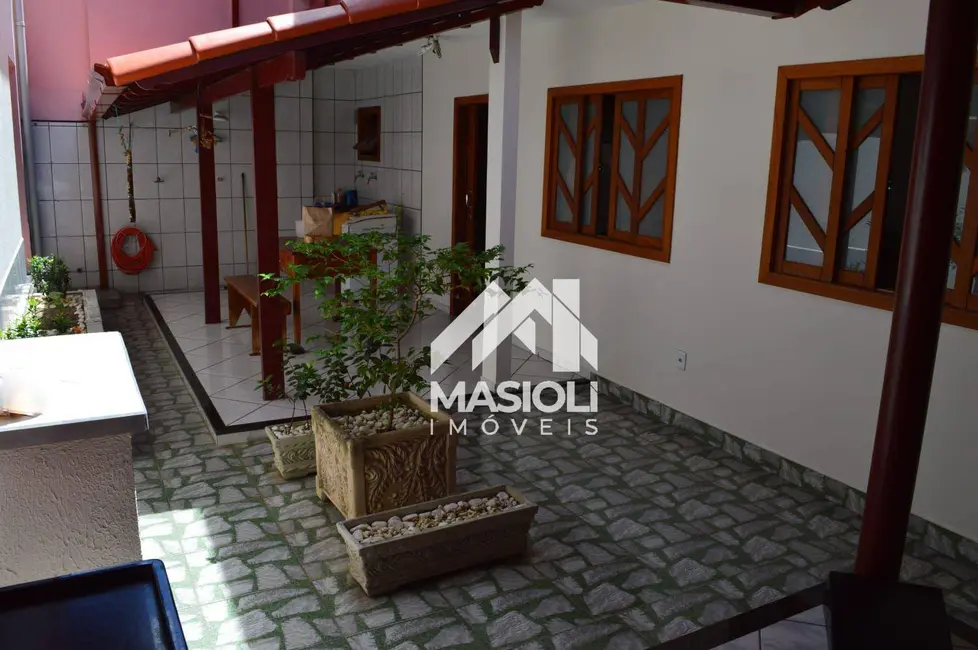 Casa com 4 quartos à venda, 900m2 em Araçás, Vila Velha - ES - imagem 4 Foto 4 de Casa com 4 quartos à venda, 900m2 em Araçás, Vila Velha - ES