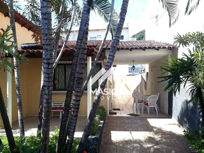 Foto 1 de Casa com 3 quartos à venda, 300m2 em Olaria, Vila Velha - ES