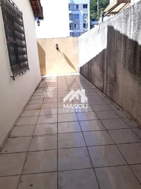 Casa com 3 quartos à venda, 300m2 em Olaria, Vila Velha - ES - imagem 5 Foto 5 de Casa com 3 quartos à venda, 300m2 em Olaria, Vila Velha - ES