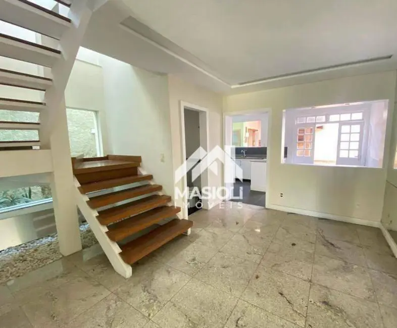 Casa de Condomínio com 3 quartos à venda, 250m2 em Barra do Jucu, Vila Velha - ES - imagem 5 Foto 5 de Casa de Condomínio com 3 quartos à venda, 250m2 em Barra do Jucu, Vila Velha - ES
