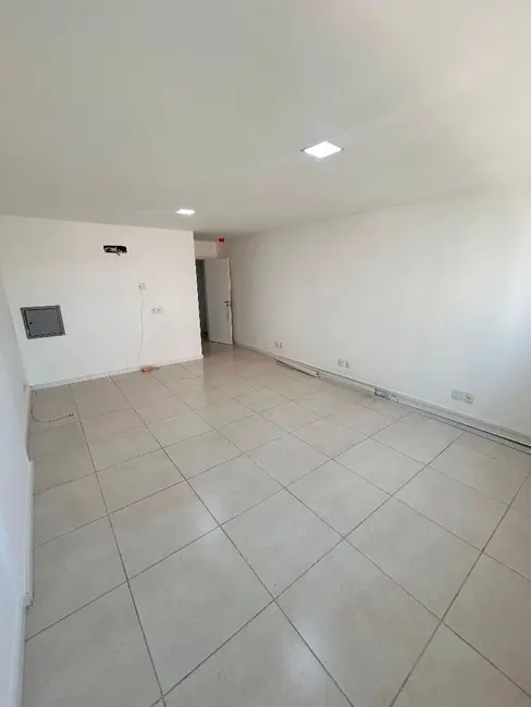 Sala Comercial à venda e para alugar, 40m2 em Praia da Costa, Vila Velha - ES - imagem 3 Foto 3 de Sala Comercial à venda e para alugar, 40m2 em Praia da Costa, Vila Velha - ES
