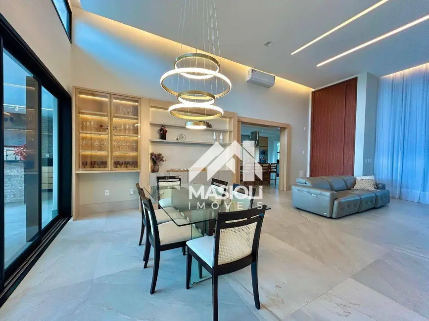 Casa de Condomínio com 4 quartos à venda e para alugar, 729m2 em Interlagos, Vila Velha - ES - imagem 4 Foto 4 de Casa de Condomínio com 4 quartos à venda e para alugar, 729m2 em Interlagos, Vila Velha - ES