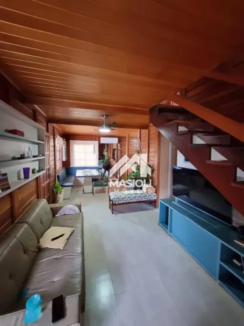 Casa com 4 quartos à venda, 360m2 em Balneário Ponta da Fruta, Vila Velha - ES - imagem 3 Foto 3 de Casa com 4 quartos à venda, 360m2 em Balneário Ponta da Fruta, Vila Velha - ES