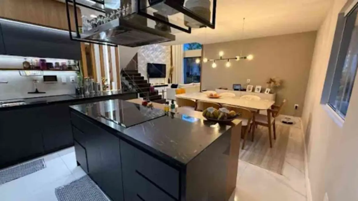 Casa com 4 quartos à venda, 270m2 em Morada do Sol, Vila Velha - ES - imagem 3 Foto 3 de Casa com 4 quartos à venda, 270m2 em Morada do Sol, Vila Velha - ES