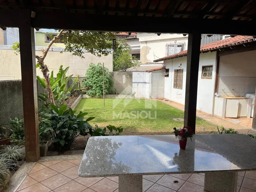 Casa com 3 quartos à venda, 360m2 em Santa Inês, Vila Velha - ES - imagem 3 Foto 3 de Casa com 3 quartos à venda, 360m2 em Santa Inês, Vila Velha - ES