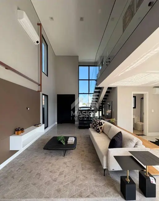 Casa de Condomínio com 3 quartos à venda, 300m2 em Guarapari - ES - imagem 3 Foto 3 de Casa de Condomínio com 3 quartos à venda, 300m2 em Guarapari - ES