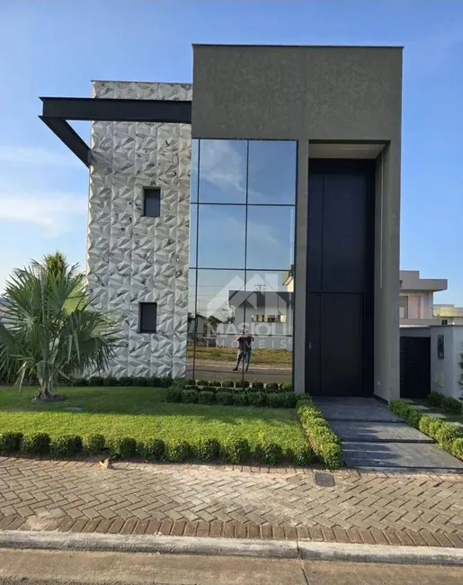 Foto 2 de Casa de Condomínio com 3 quartos à venda, 300m2 em Guarapari - ES