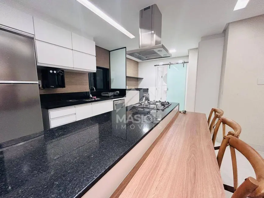 Foto 3 de Apartamento com 3 quartos para alugar, 150m2 em Praia da Costa, Vila Velha - ES