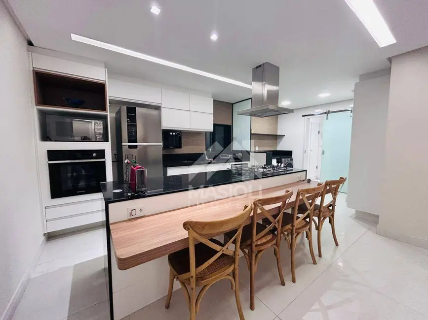 Foto 1 de Apartamento com 3 quartos para alugar, 150m2 em Praia da Costa, Vila Velha - ES