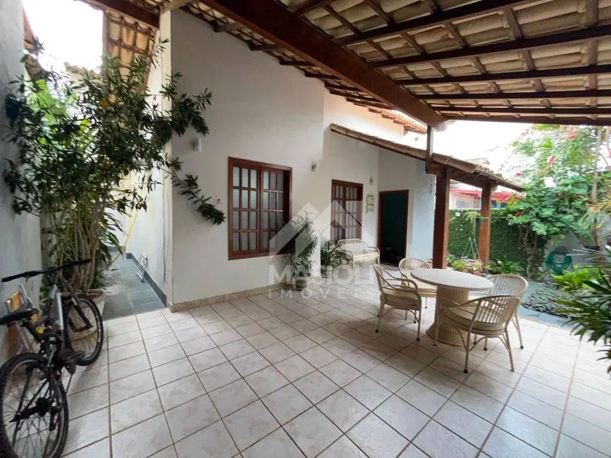 Foto 1 de Casa com 5 quartos à venda, 300m2 em Praia das Gaivotas, Vila Velha - ES