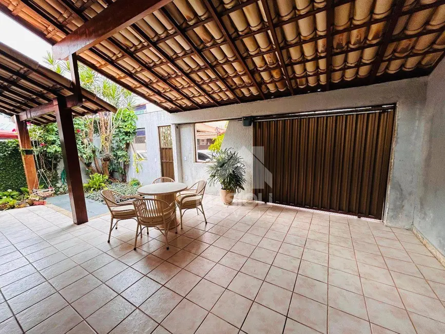 Foto 3 de Casa com 5 quartos à venda, 300m2 em Praia das Gaivotas, Vila Velha - ES