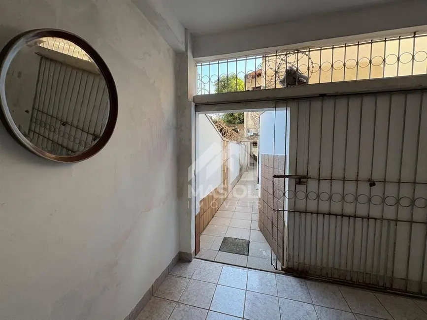 Casa com 2 quartos para alugar, 200m2 em Itapuã, Vila Velha - ES - imagem 2 Foto 2 de Casa com 2 quartos para alugar, 200m2 em Itapuã, Vila Velha - ES