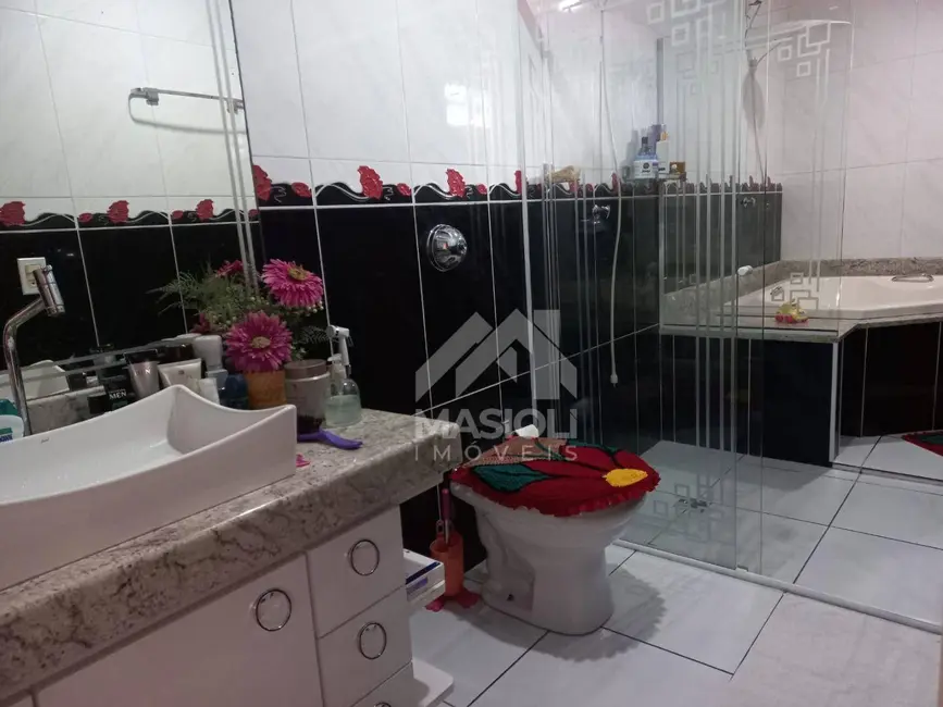 Casa de Condomínio com 3 quartos à venda, 360m2 em Guaranhuns, Vila Velha - ES - imagem 7 Foto 7 de Casa de Condomínio com 3 quartos à venda, 360m2 em Guaranhuns, Vila Velha - ES