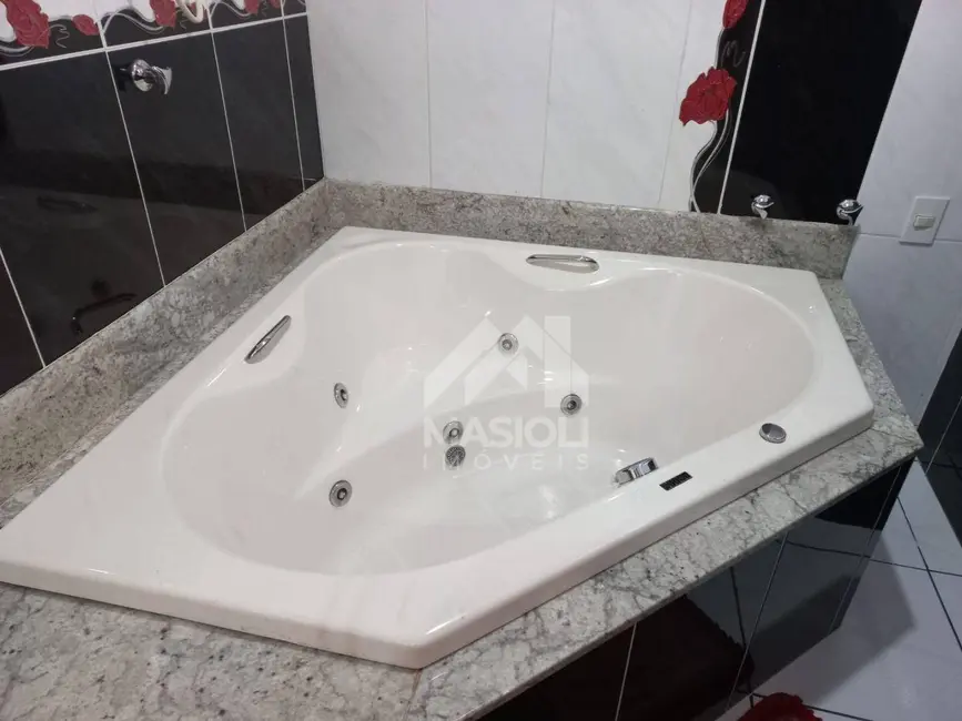 Casa de Condomínio com 3 quartos à venda, 360m2 em Guaranhuns, Vila Velha - ES - imagem 8 Foto 8 de Casa de Condomínio com 3 quartos à venda, 360m2 em Guaranhuns, Vila Velha - ES