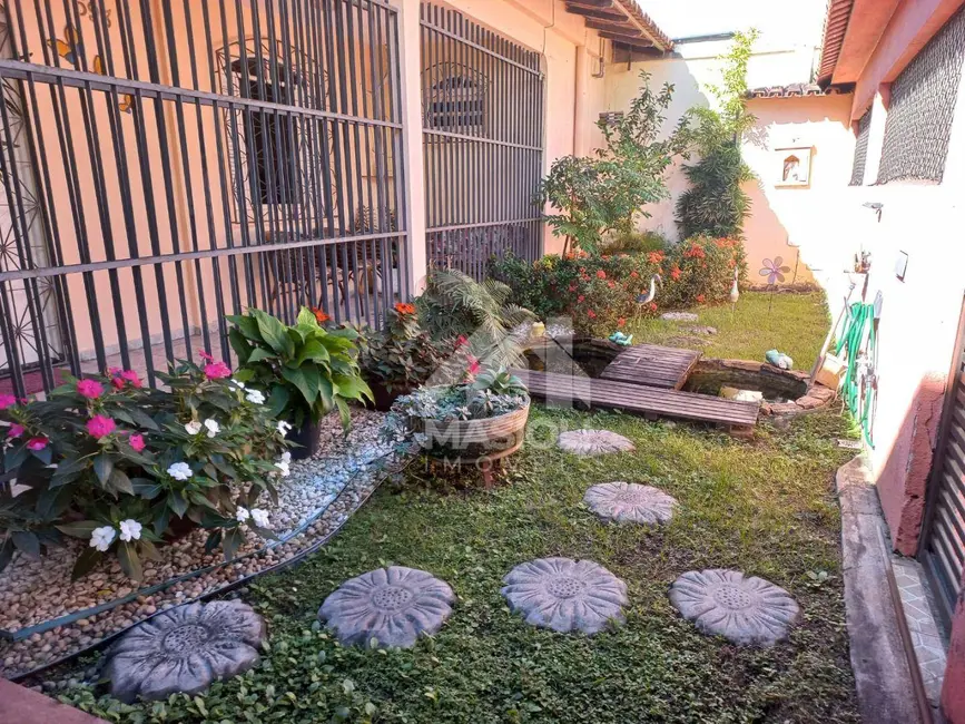 Casa de Condomínio com 3 quartos à venda, 360m2 em Guaranhuns, Vila Velha - ES - imagem 1 Foto 1 de Casa de Condomínio com 3 quartos à venda, 360m2 em Guaranhuns, Vila Velha - ES