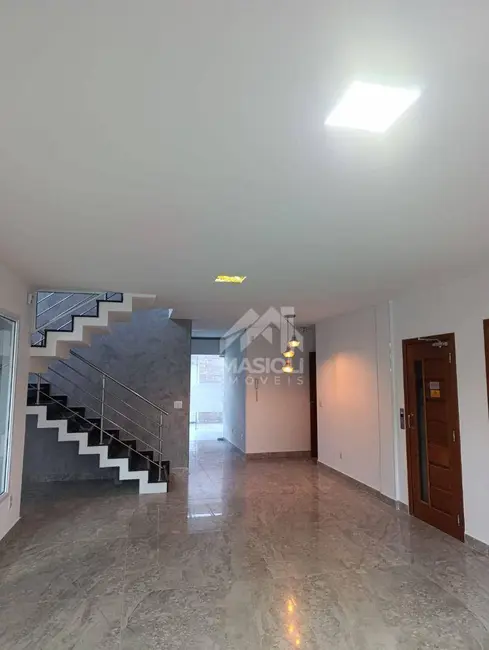 Casa com 4 quartos à venda, 330m2 em Morada do Sol, Vila Velha - ES - imagem 2 Foto 2 de Casa com 4 quartos à venda, 330m2 em Morada do Sol, Vila Velha - ES