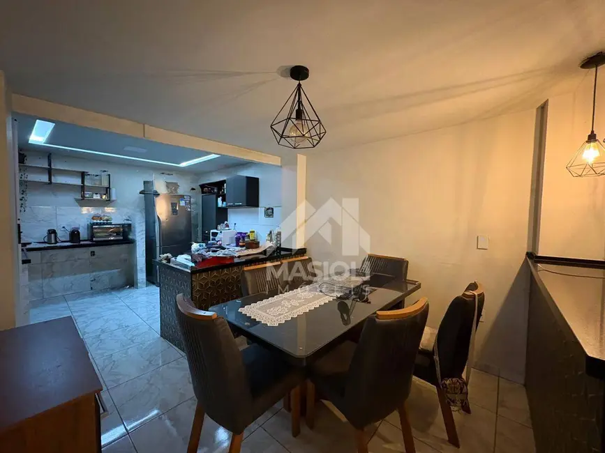 Casa com 3 quartos para alugar, 100m2 em Glória, Vila Velha - ES - imagem 4 Foto 4 de Casa com 3 quartos para alugar, 100m2 em Glória, Vila Velha - ES