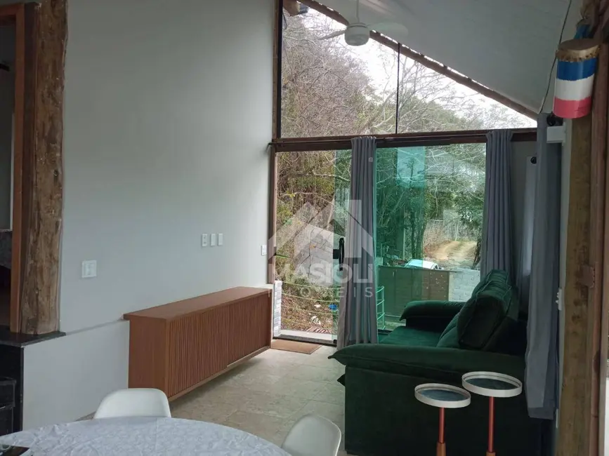 Casa com 2 quartos para alugar, 2000m2 em Vila Velha - ES - imagem 2 Foto 2 de Casa com 2 quartos para alugar, 2000m2 em Vila Velha - ES