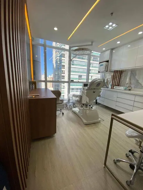 Sala Comercial para alugar, 33m2 em Praia da Costa, Vila Velha - ES - imagem 1 Foto 1 de Sala Comercial para alugar, 33m2 em Praia da Costa, Vila Velha - ES