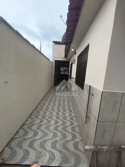 Casa com 4 quartos para alugar, 285m2 em Araçás, Vila Velha - ES - imagem 3 Foto 3 de Casa com 4 quartos para alugar, 285m2 em Araçás, Vila Velha - ES