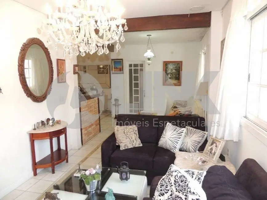Foto 1 de Casa com 3 quartos à venda, 300m2 em Chácara das Pedras, Porto Alegre - RS