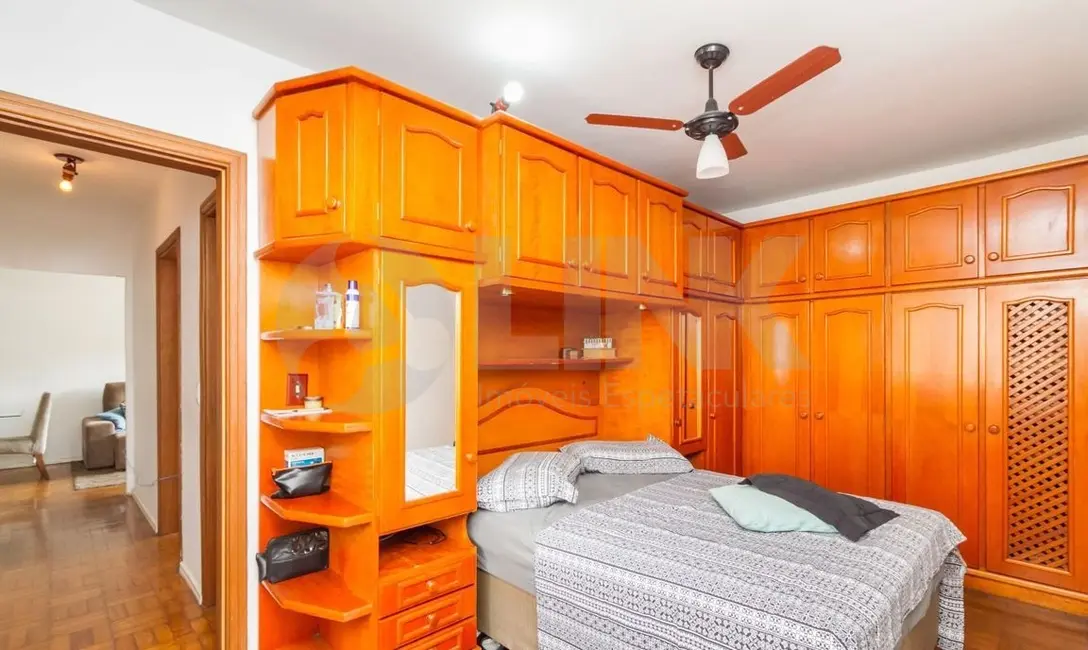 Apartamento com 3 quartos à venda, 88m2 em Menino Deus, Porto Alegre - RS - imagem 9 Foto 9 de Apartamento com 3 quartos à venda, 88m2 em Menino Deus, Porto Alegre - RS