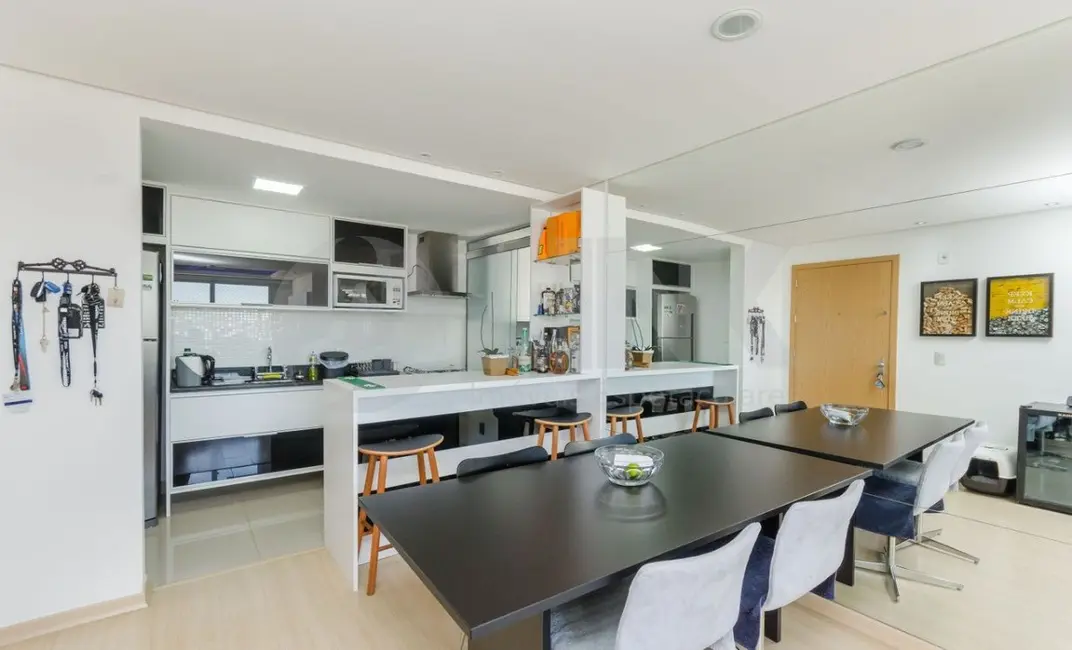 Foto 2 de Apartamento com 3 quartos à venda, 68m2 em Jardim Carvalho, Porto Alegre - RS