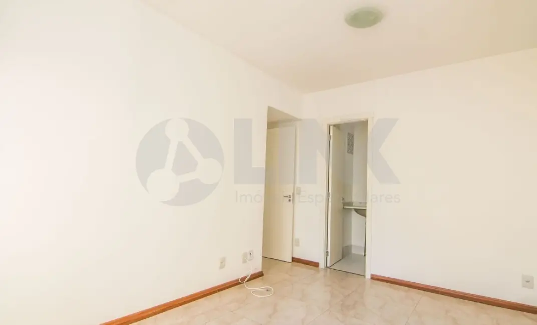 Foto 4 de Apartamento com 2 quartos à venda, 65m2 em Santo Antônio, Porto Alegre - RS