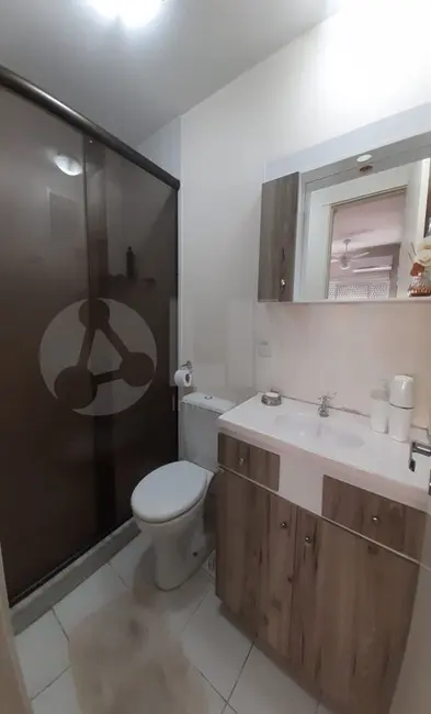 Apartamento com 3 quartos à venda, 66m2 em Santo Antônio, Porto Alegre - RS - imagem 7 Foto 7 de Apartamento com 3 quartos à venda, 66m2 em Santo Antônio, Porto Alegre - RS