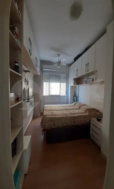Apartamento com 3 quartos à venda, 66m2 em Santo Antônio, Porto Alegre - RS - imagem 9 Foto 9 de Apartamento com 3 quartos à venda, 66m2 em Santo Antônio, Porto Alegre - RS