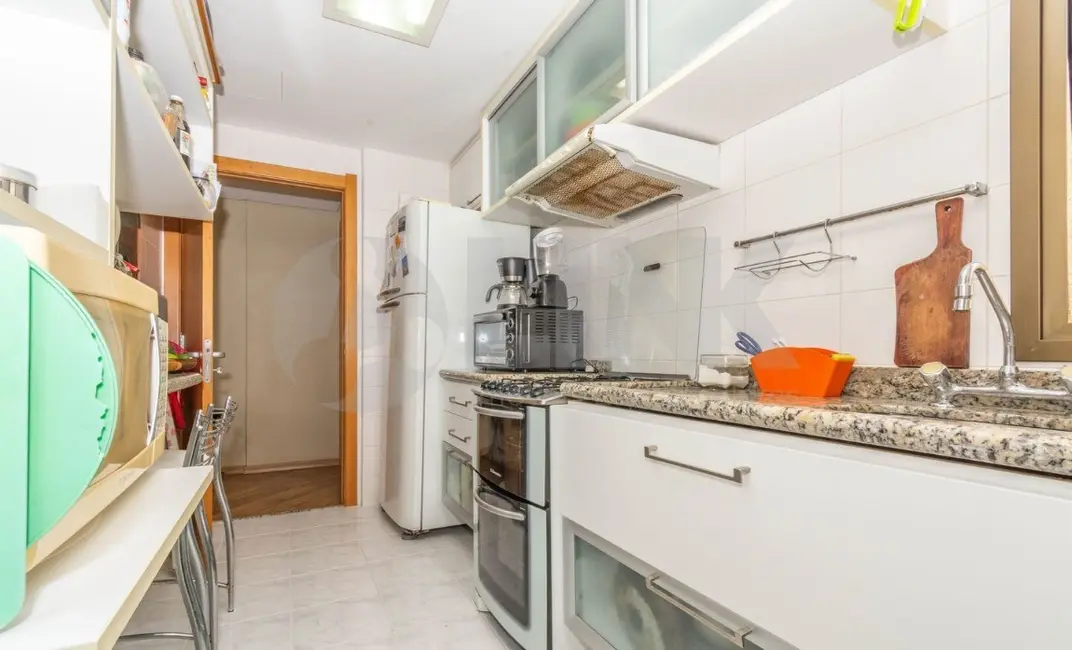Apartamento com 3 quartos à venda, 87m2 em Passo da Areia, Porto Alegre - RS - imagem 6 Foto 6 de Apartamento com 3 quartos à venda, 87m2 em Passo da Areia, Porto Alegre - RS